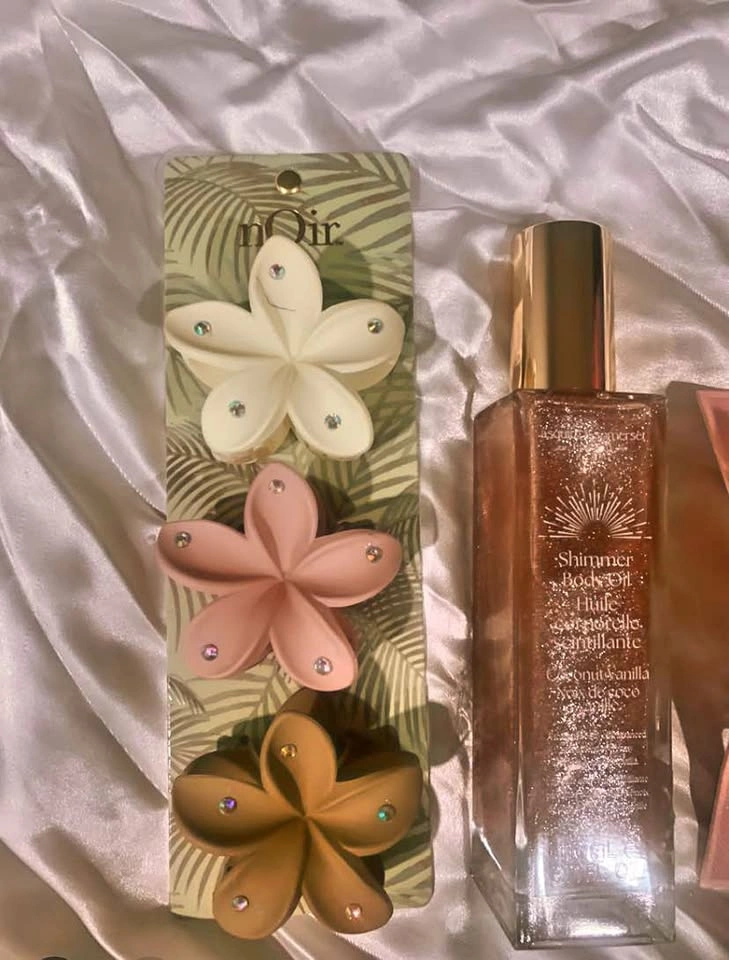 Asquith & Somerset Shimmer Body Oil and Flower Hair Clip Bundle