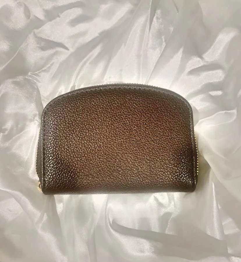BRAND NEW Anne Klein Burgundy Card Holder - photo 4