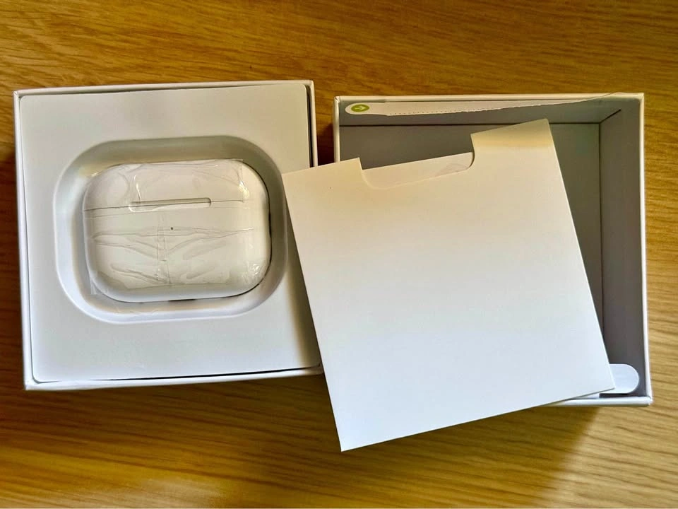 Brand New Wireless Earbuds with GPS and Battery Display