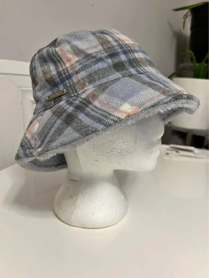 ⚽ Checkered Light blue hat