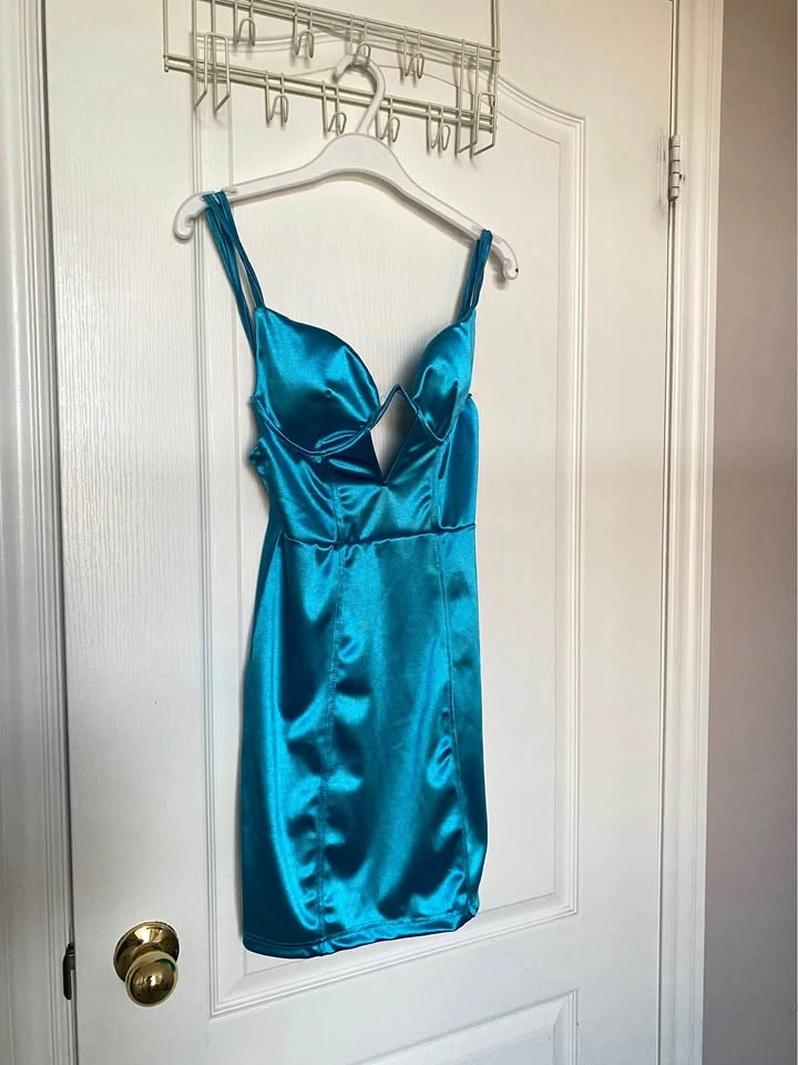MINI CLUB DRESS EARLY 2010s