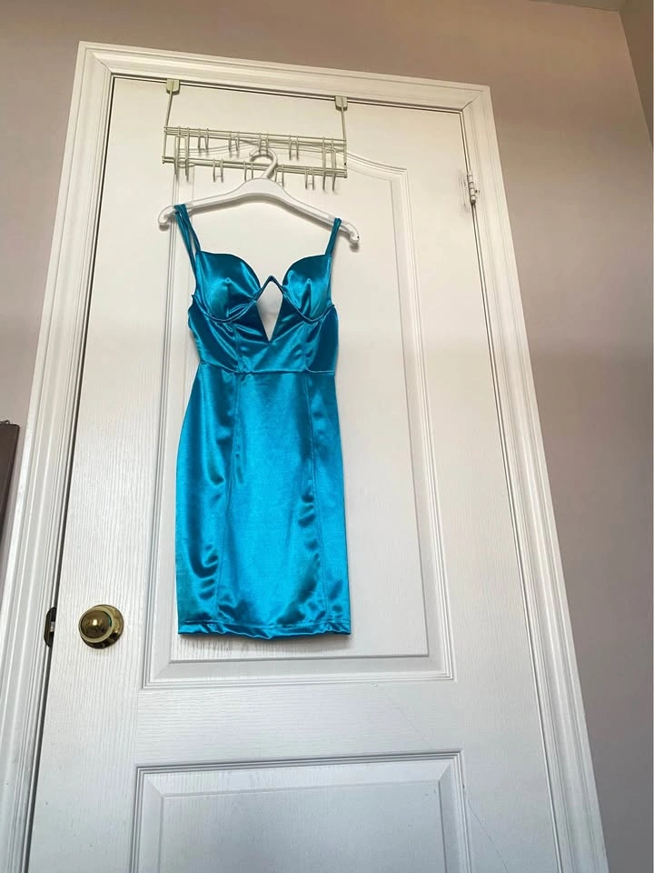 MINI CLUB DRESS EARLY 2010s - photo 5