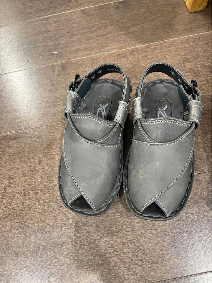 Traditional size 8 toddler shoes