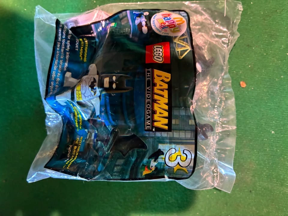 2006 McDonalds happy meal Batman toys unopen - photo 3