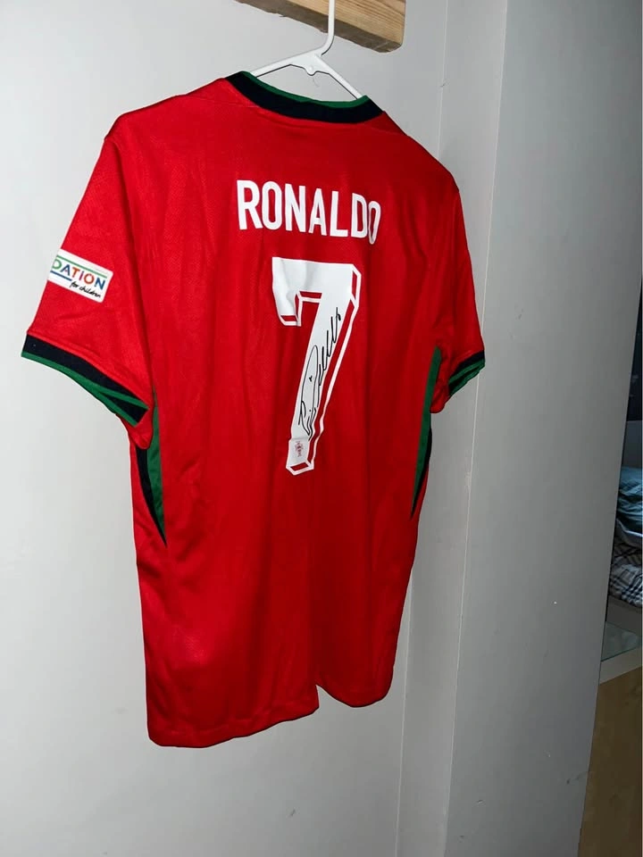 Ronaldo Autographed Jersey 👕 - photo 2