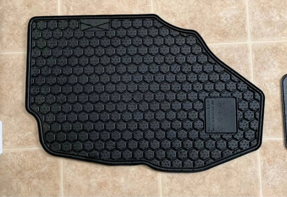 GENUINE Toyota Rav 4 Floor mats set - photo 2
