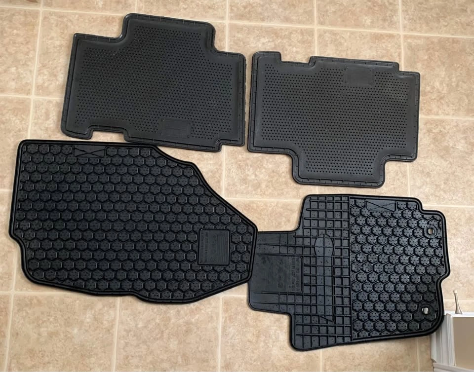 GENUINE Toyota Rav 4 Floor mats set - photo 3