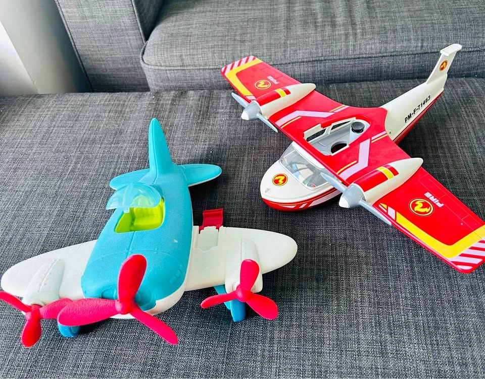 2 toy airplanes