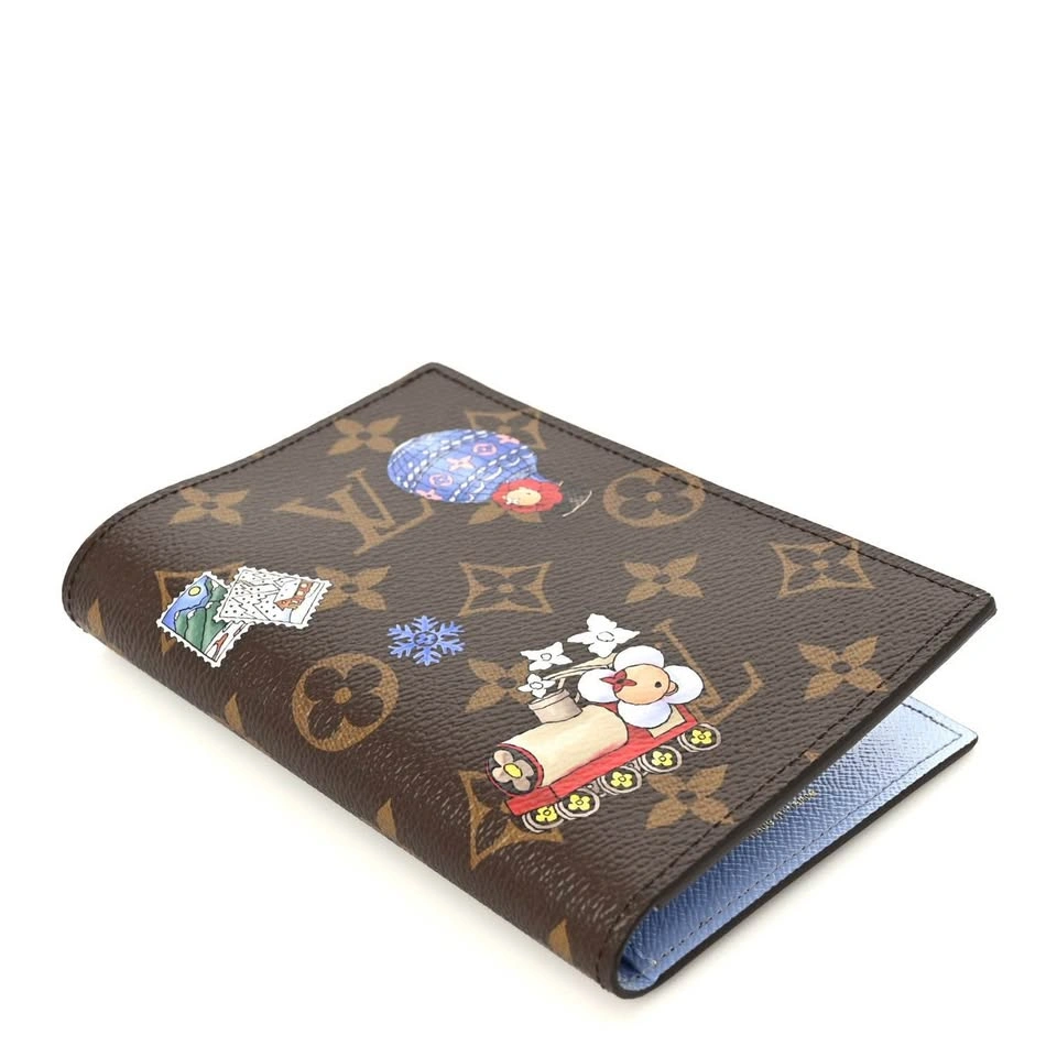 Louis Vuitton Monogram 2026 Christmas Animation Passport Cover - photo 3