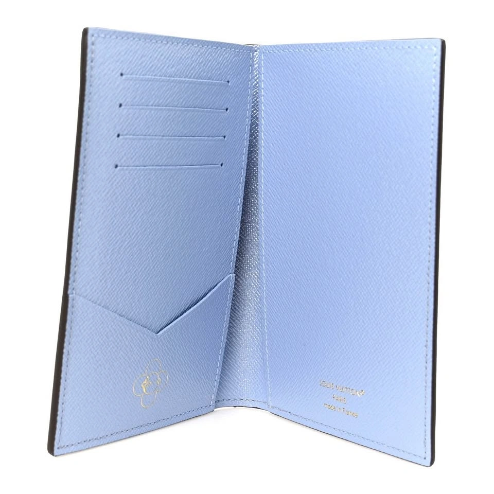 Louis Vuitton Monogram 2026 Christmas Animation Passport Cover - photo 4