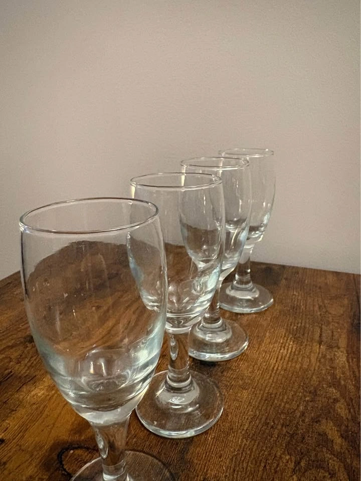 Set of 4 Stemmed Glasses | Approx. 6 oz Each - photo 3