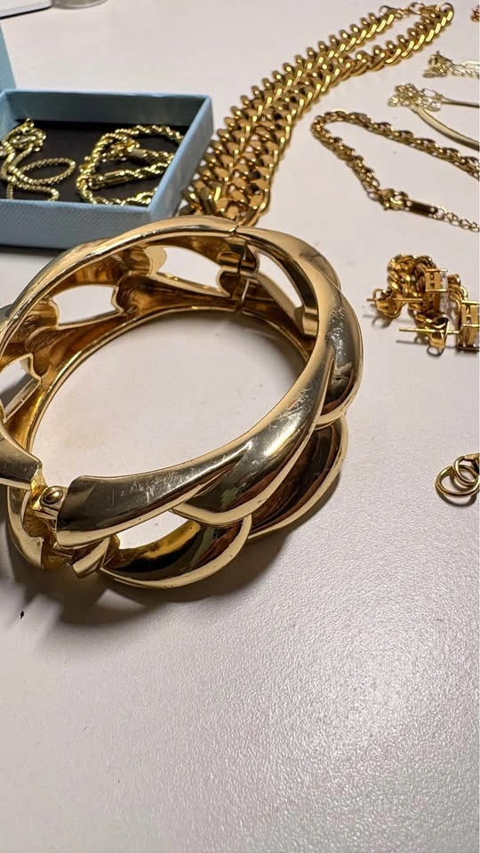 Fashion Jewellery Lot | Necklaces, Bracelet, Earrings | $80 - photo 4