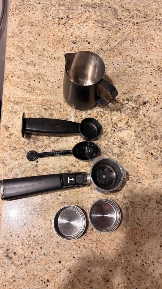 Brewsly 15-Bar Espresso Machine + Milk Frothing Pitcher - photo 2