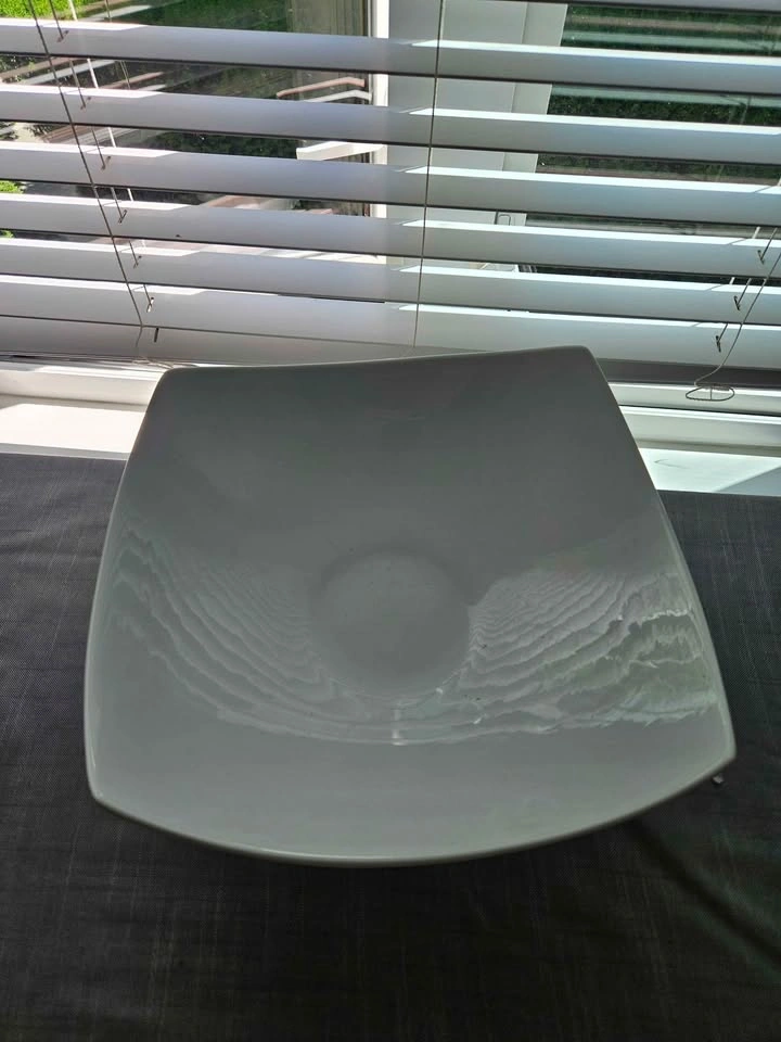 Large white serving bowl - photo 2