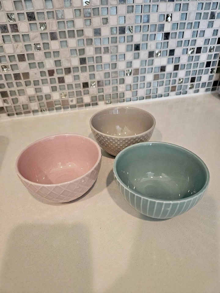 Colored Ceramic Bowls (x3)