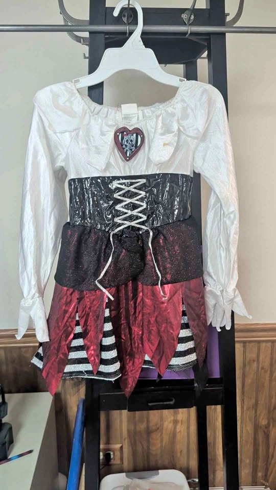 Girls size 7-8 Pirate costume
