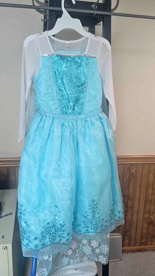 Princess dress, cape, necklace, gloves and bracelet