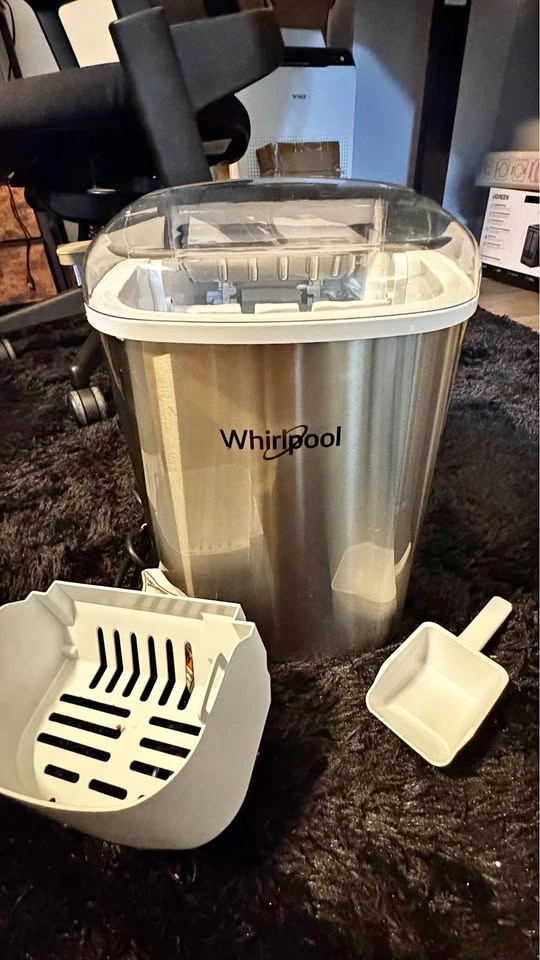 Whirlpool Countertop ice maker