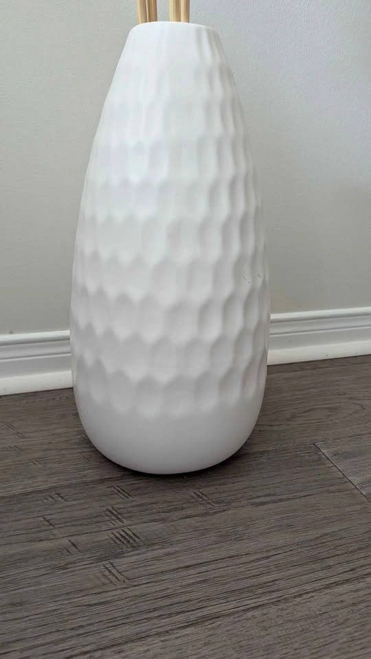 White Textured Ceramic Floor Vase - photo 2