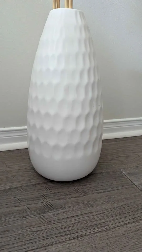 White Textured Ceramic Floor Vase - photo 2