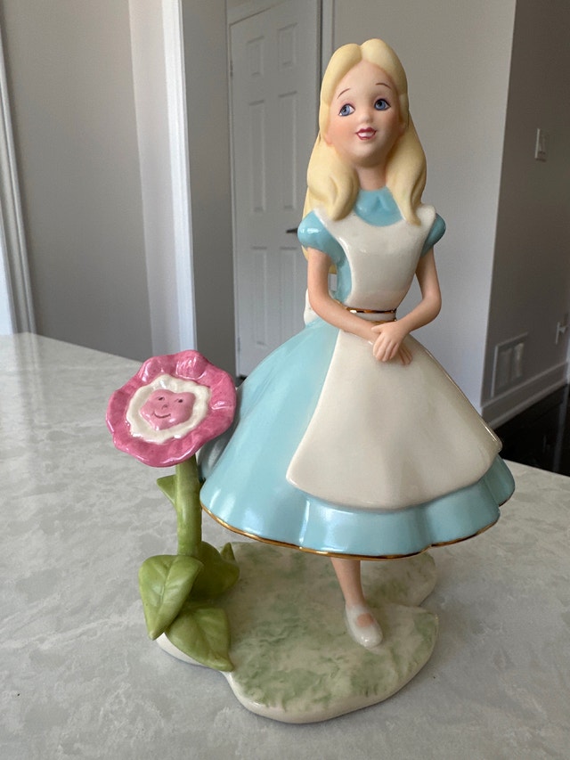 Lenox "Alice in Wonderland" fine porcelain figurine - photo 2