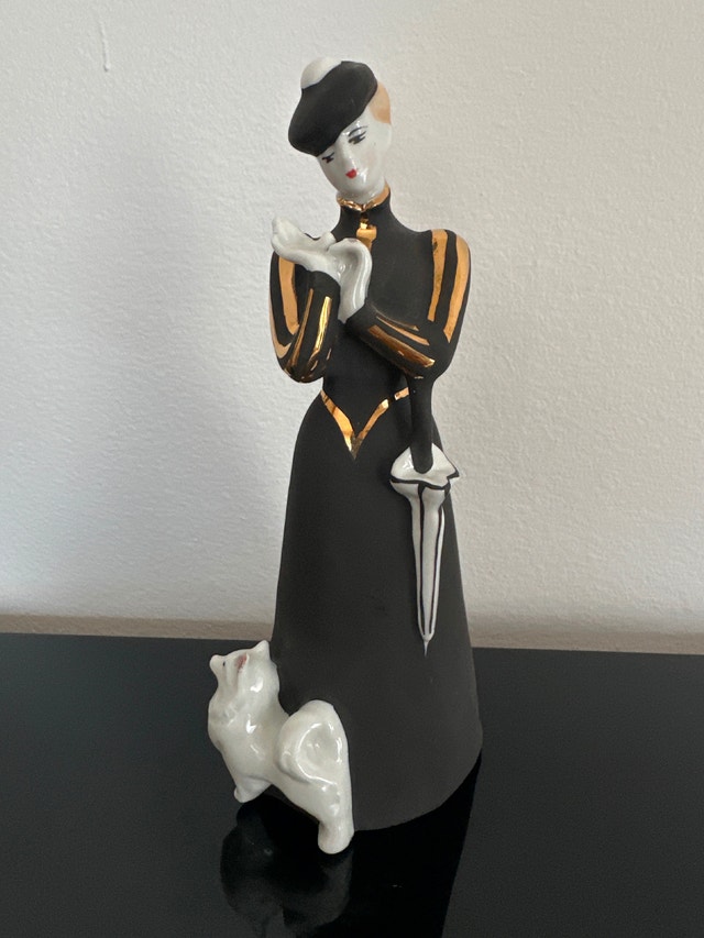 Dulevo “Lady with a Dog" porcelain figurine