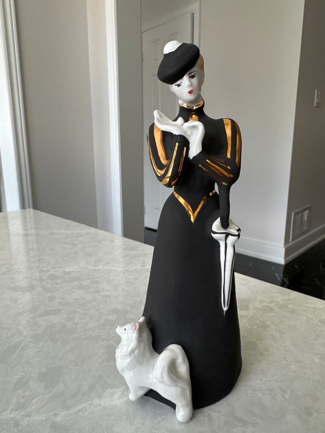 Dulevo “Lady with a Dog" porcelain figurine - photo 2