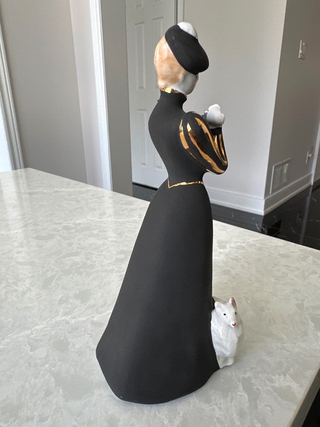 Dulevo “Lady with a Dog" porcelain figurine - photo 5