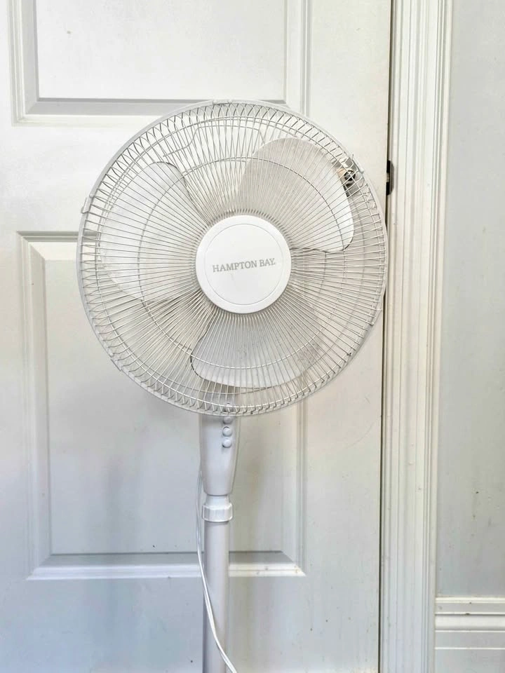 Hampton Bay White Pedestal Fan - photo 2