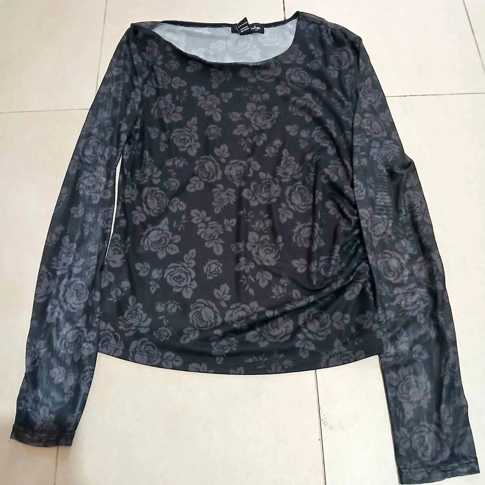 ⚽ Black Long Sleeve Rose Print Mesh Top