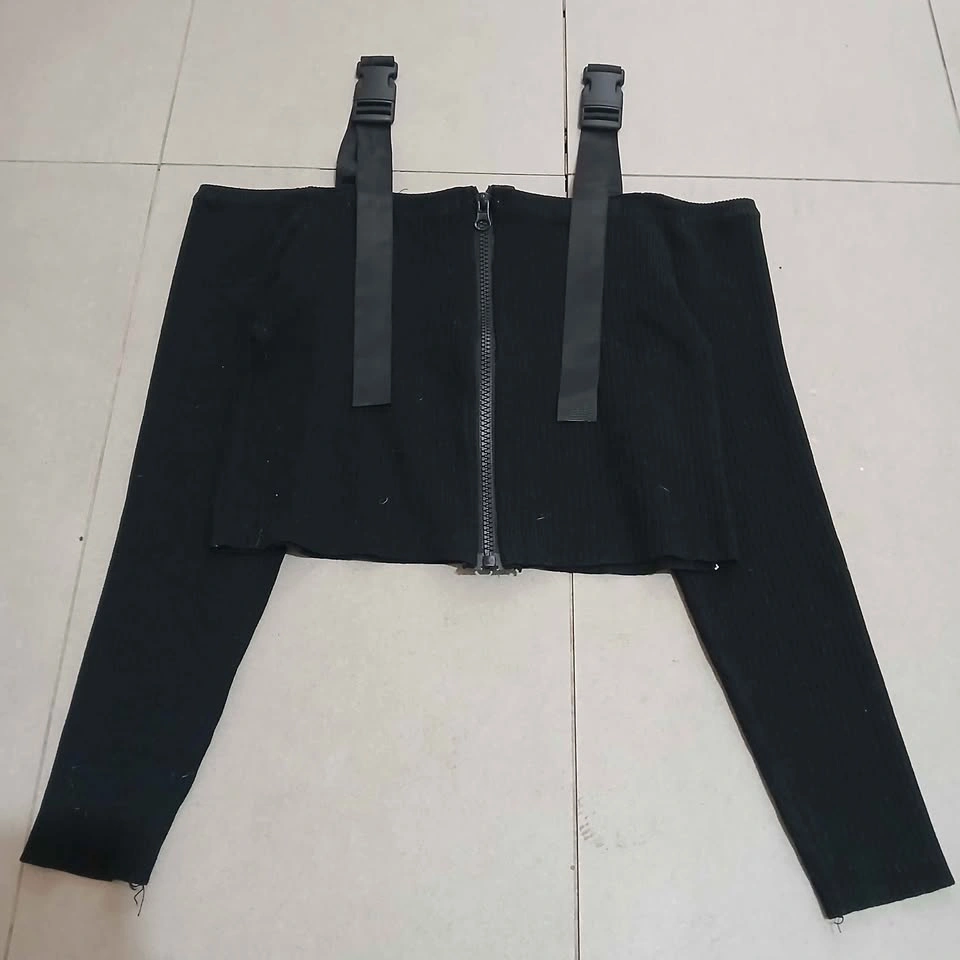 ⚽ Black Cropped Zip-Up Top - photo 2
