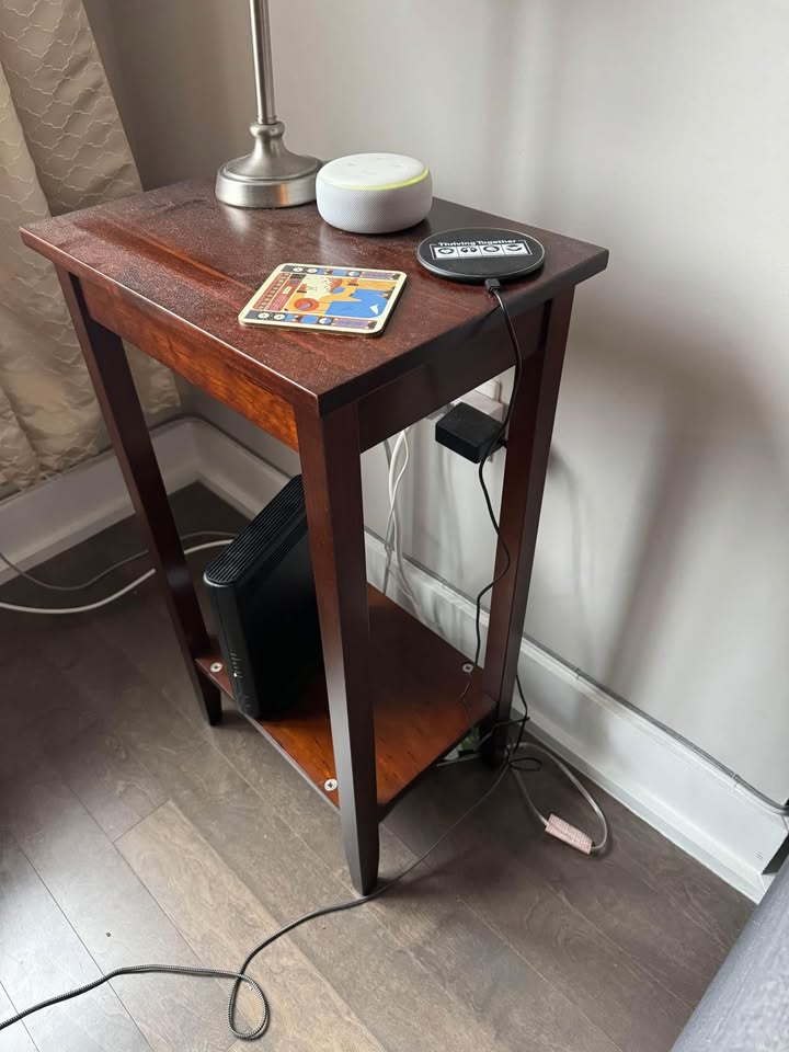 2 end tables in wood - photo 4