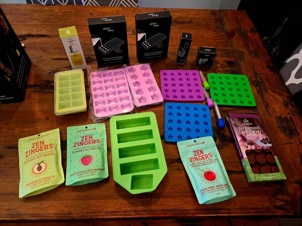 LĒVO II Oil and Botanical Infuser Bundle - photo 3