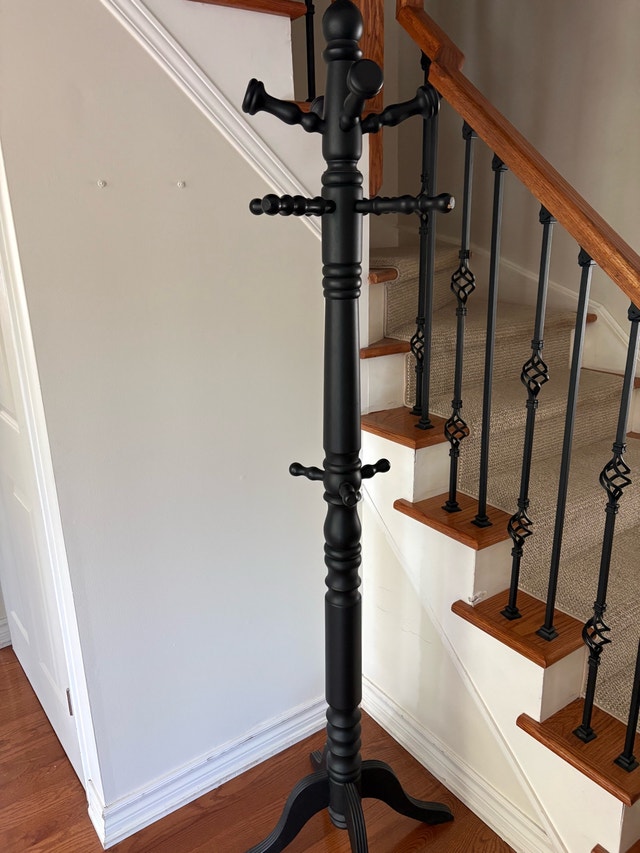 Vintage-Style Black Wooden Coat Rack - photo 2