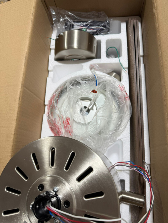52” Ceiling Fan with Light – Remote Control | Open Box New - photo 4