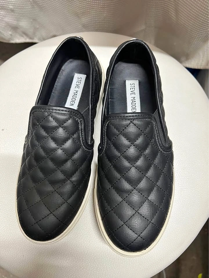 ⚽ Steve Madden Ladies shoes