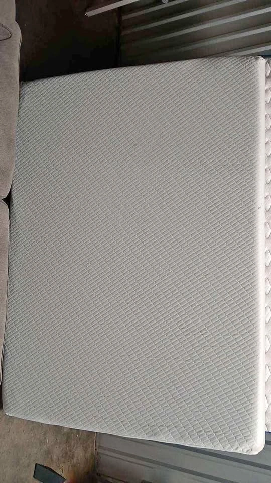 Full size mattress