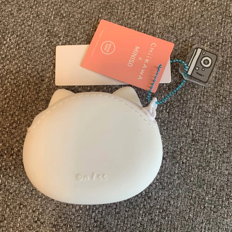 BNWT Miniso 9cm Hachiware Chiikawa Series Silicone Coin Purse - photo 3