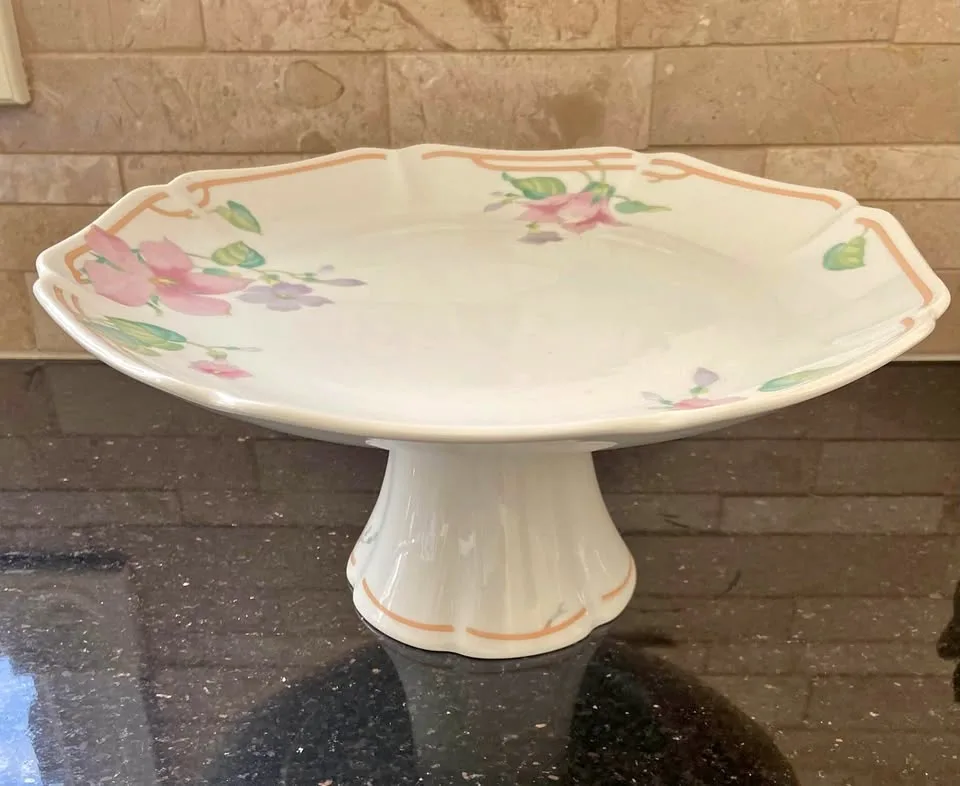 Cake plate 10” rim to rim thumbnail
