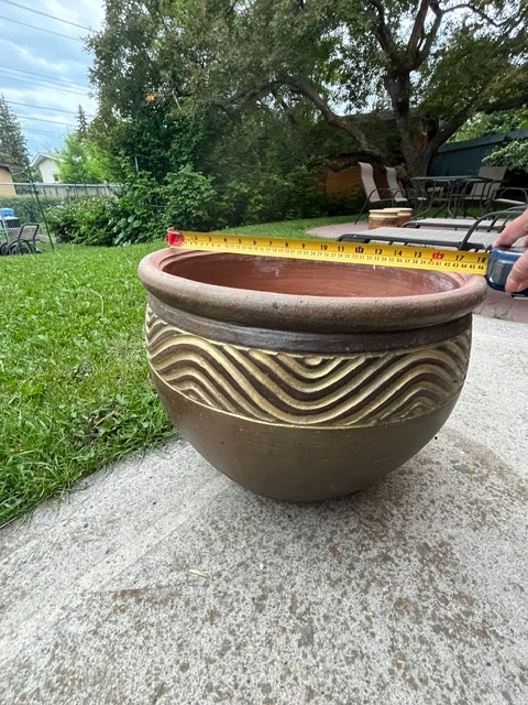 Large Terra Cotta plant pot - photo 2