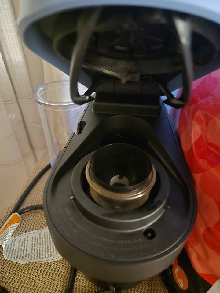 Nespresso Vertuo Pop (Pacific Blue) + Extras | Etobicoke Pickup - photo 2
