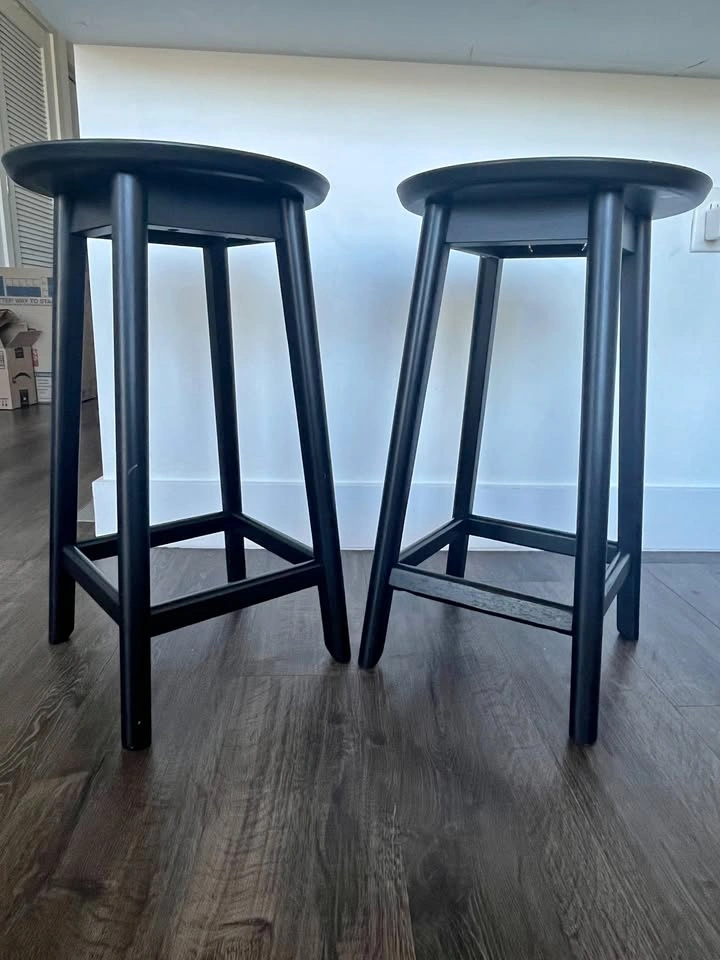 Bar stools (set of 2)