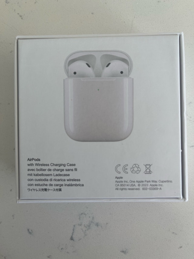 AirPods (2nd Generation) — Excellent Conditon - photo 4