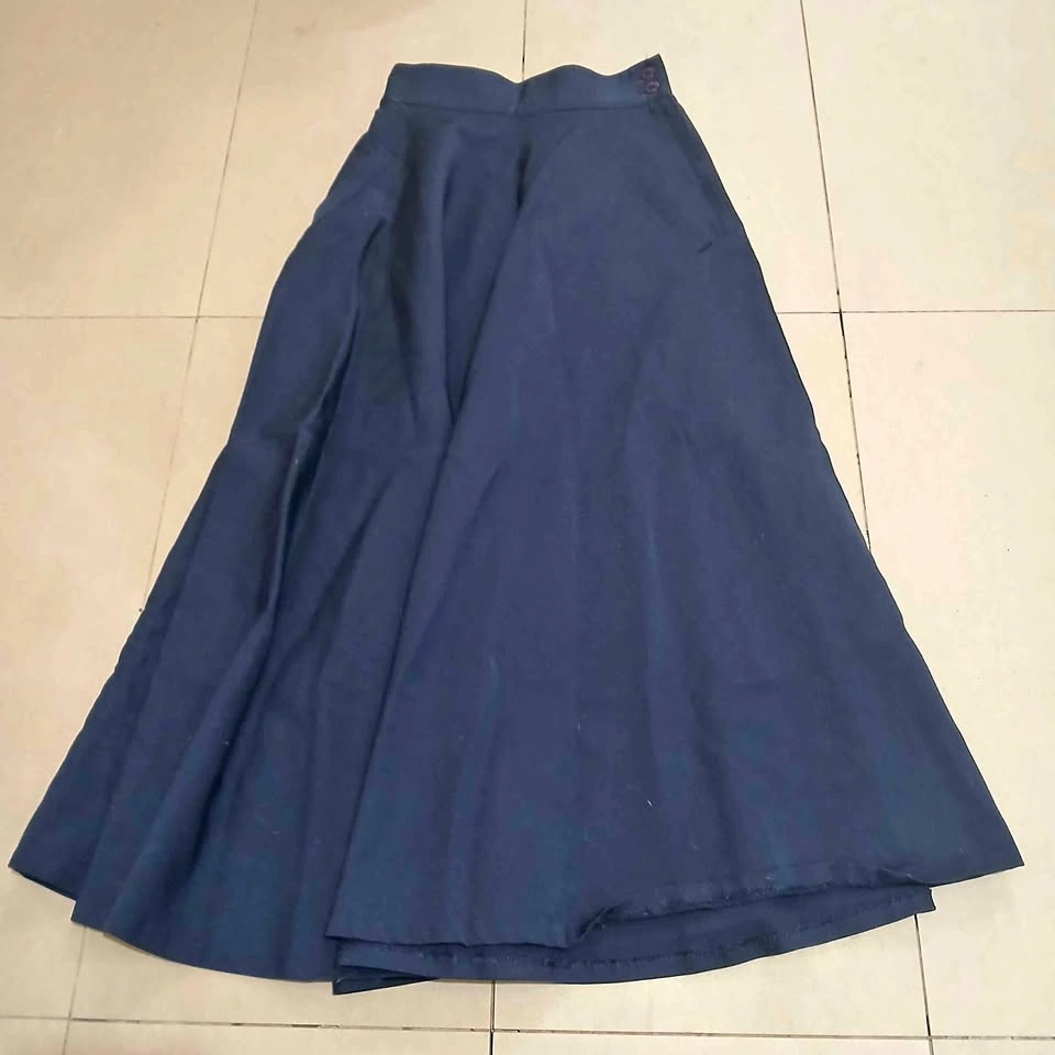 ⚽ Navy Blue 100% Wool Skirt