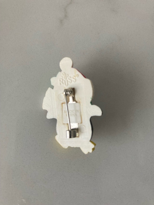 ⚽️Russ holiday Penguin Pin - photo 2
