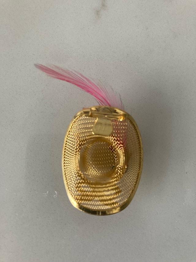 ⚽️Vintage Gold Tone Hat Brooch - photo 2