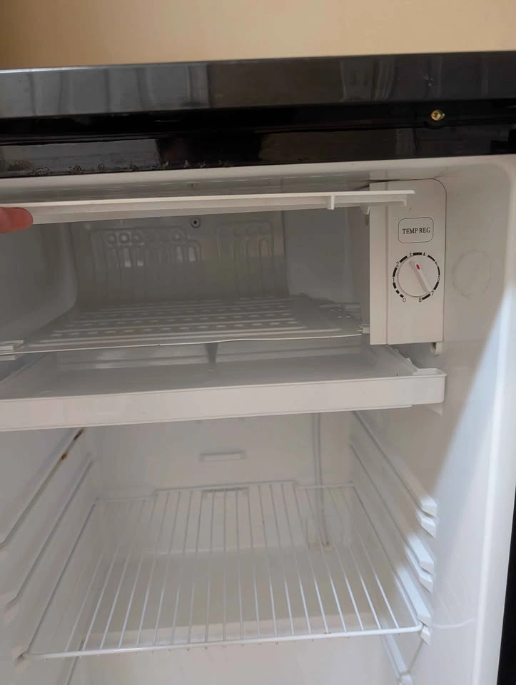 IGLOO MINI FRIDGE | FOR SALE - photo 3