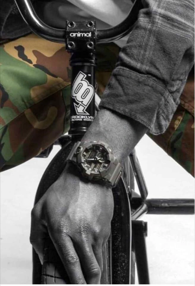 BNIB G-Shock GA-700 dark grey watch - photo 4