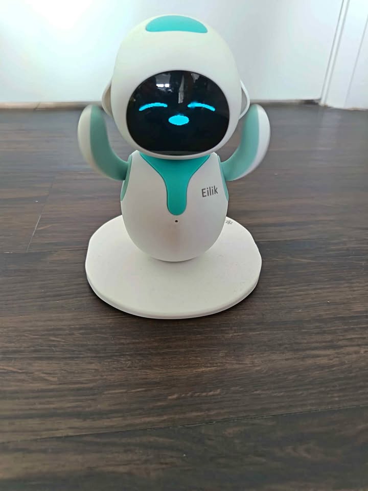 Eilik Robot – Interactive Companion