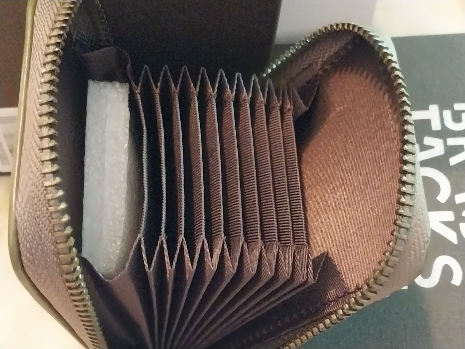 Leather RFID Wallet, olive green, Brand New w tags - photo 4
